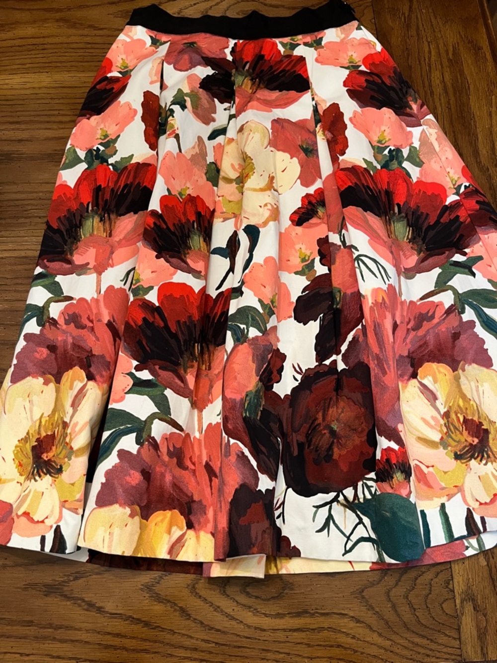 White House Black‎ Market Poppy Full Midi Skirt, size 6